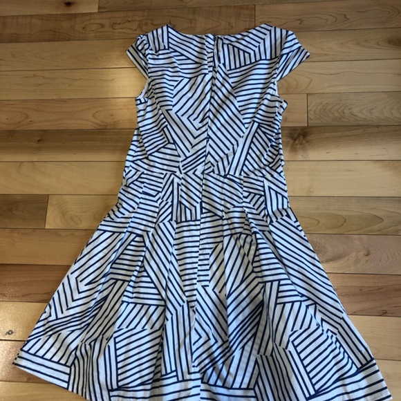 Adorable dress! - Picture 2 of 2